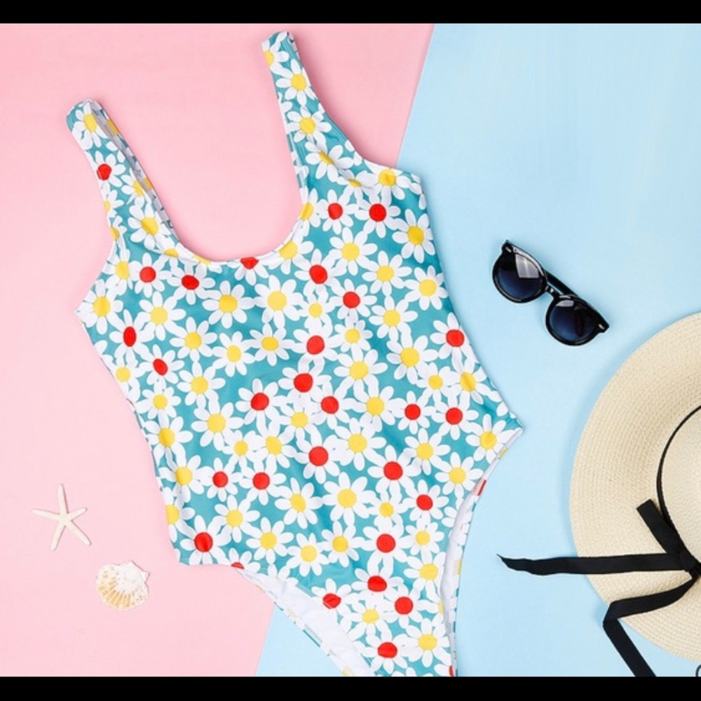 π³π¬π¦π¦ππ‘π SWIMSUITπ‘π π¦π¦π¦π - Picture 3 of 7